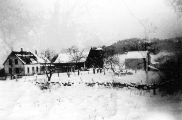 The Greenwood farm in Bath, New Hampshire.  Source: Lorie's family photos